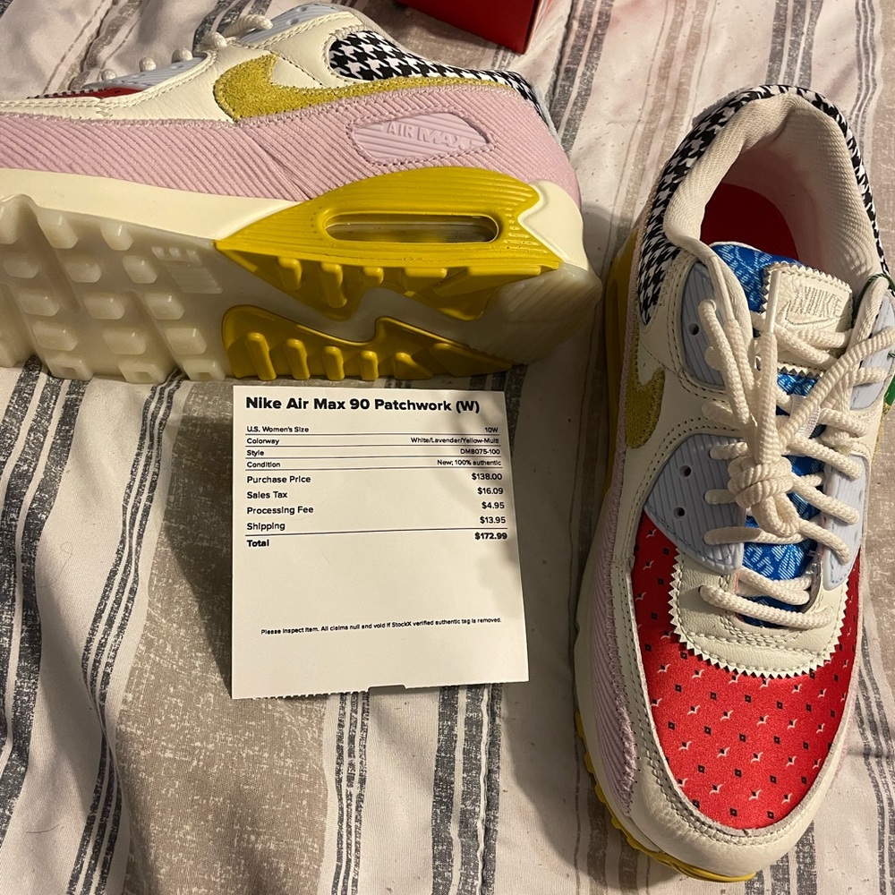 Nike sneakers and jacket to match❣️